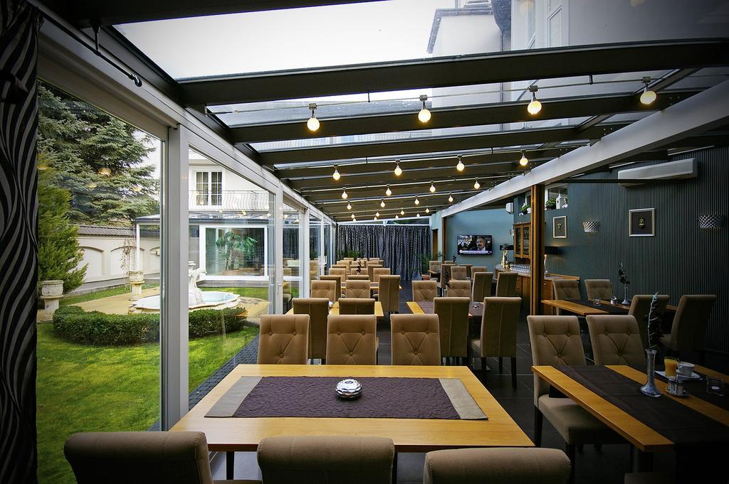 Xavin Wellness Hotel & Restaurant ฮอร์กานี ภายนอก รูปภาพ
